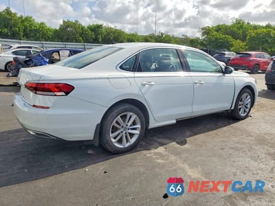 Trzecie zdjęcie samochodu z tyłu: 2020 VOLKSWAGEN PASSAT SE VIN:1VWWA7A3XLC011628 - miniatura