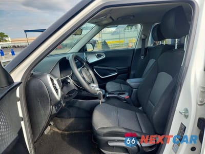 Zdjęcie 7 z 13 samochodu: 2021 KIA SOUL LX VIN:KNDJ23AU2M7740969 - miniatura