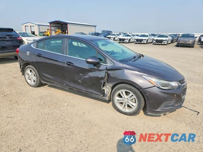 Czwarte zdjęcie samochodu z boku: 2016 CHEVROLET CRUZE LT VIN:1G1BE5SM6G7268200 - miniatura