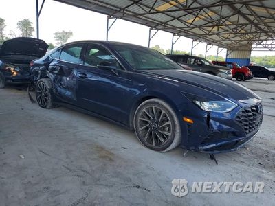 Czwarte zdjęcie samochodu z boku: 2020 HYUNDAI SONATA SEL PLUS VIN:5NPEJ4J27LH020277 - miniatura