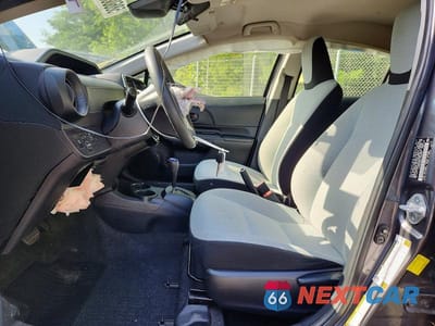 Zdjęcie 7 z 12 samochodu: 2018 TOYOTA PRIUS C ONE VIN:JTDKDTB36J1602998 - miniatura