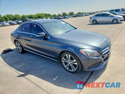 Czwarte zdjęcie samochodu z boku: 2015 MERCEDES-BENZ C 300 VIN:55SWF4JB0FU045285 - miniatura