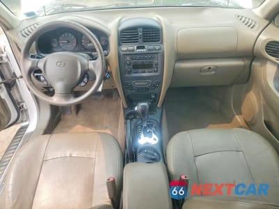Zdjęcie 8 z 13 samochodu: 2004 HYUNDAI SANTA FE GLS VIN:KM8SC13EX4U705363 - miniatura
