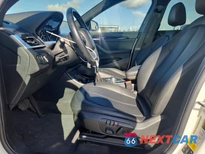 Zdjęcie 7 z 14 samochodu: 2017 BMW X1 XDRIVE28I VIN:WBXHT3C3XH5F72182 - miniatura