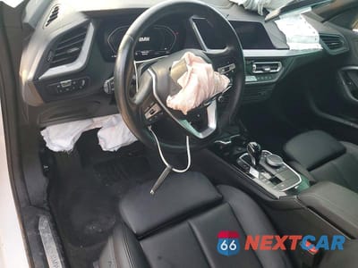 Zdjęcie 8 z 12 samochodu: 2024 BMW 228I VIN:WBA53AK08R7R11856 - miniatura