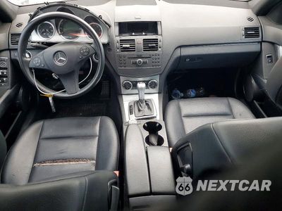 Zdjęcie 8 z 12 samochodu: 2011 MERCEDES-BENZ C 300 VIN:WDDGF5EB0BA443501 - miniatura