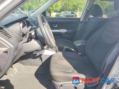 Zdjęcie 7 z 12 samochodu: 2012 KIA SOUL + VIN:KNDJT2A62C7396390 - miniatura