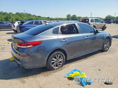 Trzecie zdjęcie samochodu z tyłu: 2020 KIA OPTIMA LX VIN:5XXGT4L36LG424482 - miniatura