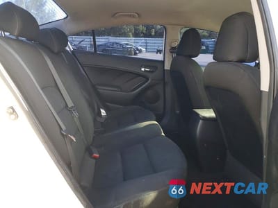 Zdjęcie 10 z 12 samochodu: 2014 KIA FORTE LX VIN:KNAFK4A6XE5062253 - miniatura