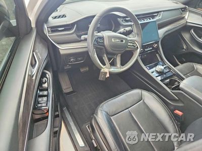 Zdjęcie 8 z 12 samochodu: 2023 JEEP GRAND CHEROKEE L OVERLAND VIN:1C4RJKDG4P8782127 - miniatura