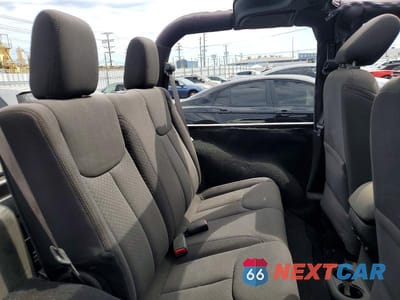 Zdjęcie 10 z 12 samochodu: 2016 JEEP WRANGLER SPORT VIN:1C4AJWAG4GL259955 - miniatura