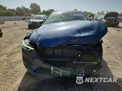 Piąte zdjęcie samochodu w środku: 2020 VOLVO XC60 T5 MOMENTUM VIN:YV4102RK7L1416286 - miniatura