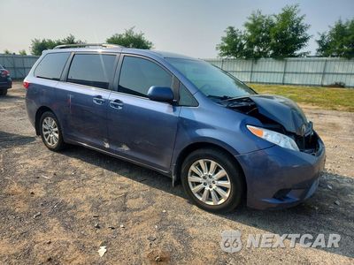 Czwarte zdjęcie samochodu z boku: 2015 TOYOTA SIENNA LE VIN:5TDJK3DC4FS112813 - miniatura
