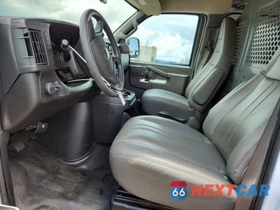 Zdjęcie 7 z 13 samochodu: 2023 CHEVROLET EXPRESS G2500 VIN:1GCWGAFP6P1115898 - miniatura