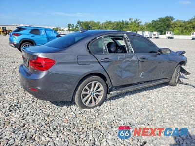 Trzecie zdjęcie samochodu z tyłu: 2018 BMW 320 I VIN:WBA8A9C59JAD28007 - miniatura