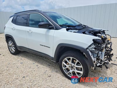 Czwarte zdjęcie samochodu z boku: 2025 JEEP COMPASS LIMITED VIN:3C4NJDCN4ST513436 - miniatura