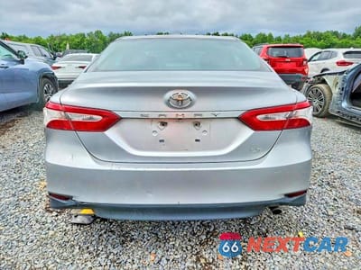 Zdjęcie 6 z 12 samochodu: 2018 TOYOTA CAMRY LE VIN:4T1B11HK6JU075468 - miniatura