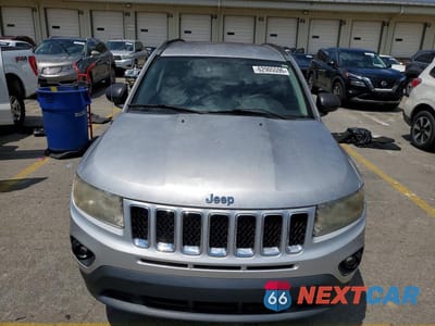 Piąte zdjęcie samochodu w środku: 2011 JEEP COMPASS SPORT VIN:1J4NF1FB8BD219037 - miniatura