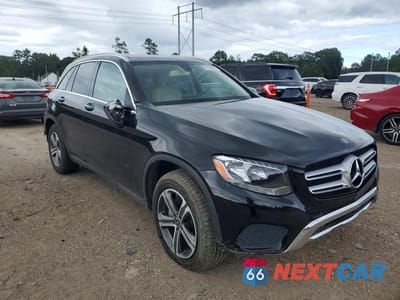 Czwarte zdjęcie samochodu z boku: 2019 MERCEDES-BENZ GLC 300 VIN:WDC0G4JB6KV127189 - miniatura