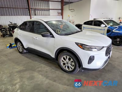 Czwarte zdjęcie samochodu z boku: 2026 FORD ESCAPE ACTIVE VIN:1FMCU0GN4TUA18772 - miniatura