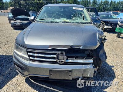 Piąte zdjęcie samochodu w środku: 2018 VOLKSWAGEN TIGUAN SE VIN:3VV2B7AX9JM112075 - miniatura