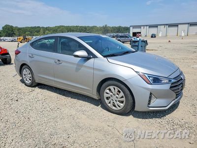 Czwarte zdjęcie samochodu z boku: 2020 HYUNDAI ELANTRA SE VIN:5NPD74LFXLH609916 - miniatura