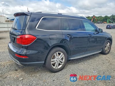 Trzecie zdjęcie samochodu z tyłu: 2015 MERCEDES-BENZ GL 450 4MATIC VIN:4JGDF6EEXFA586700 - miniatura