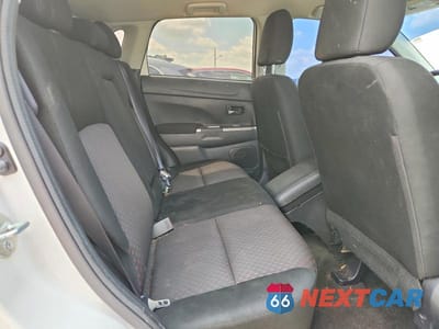 Zdjęcie 11 z 13 samochodu: 2019 MITSUBISHI OUTLANDER SPORT SE VIN:JA4AP4AUXKU002613 - miniatura