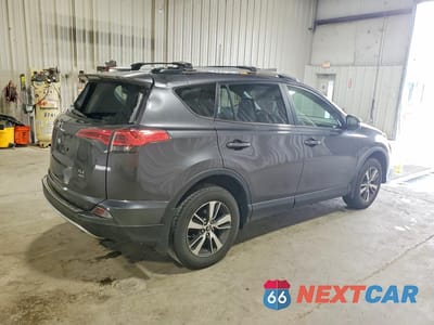 Trzecie zdjęcie samochodu z tyłu: 2017 TOYOTA RAV4 XLE VIN:JTMRFREV5HJ170858 - miniatura