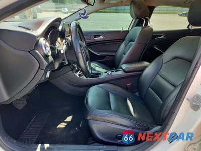 Zdjęcie 7 z 12 samochodu: 2015 MERCEDES-BENZ GLA 250 4MATIC VIN:WDCTG4GB4FJ136653 - miniatura
