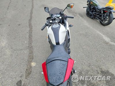 Zdjęcie 6 z 9 samochodu: 2016 YAMAHA YZFR3 VIN:MH3RH06Y4GK013797 - miniatura