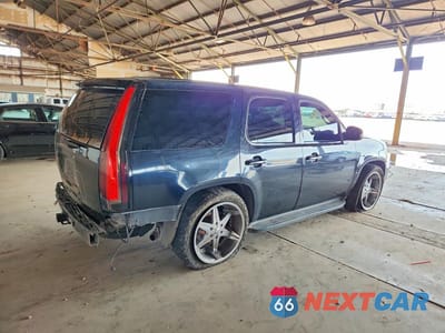 Trzecie zdjęcie samochodu z tyłu: 2010 CHEVROLET TAHOE C1500 LT VIN:1GNMCBE38AR146626 - miniatura