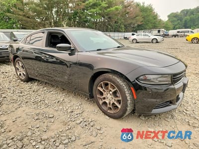 Czwarte zdjęcie samochodu z boku: 2015 DODGE CHARGER SXT VIN:2C3CDXJG8FH903379 - miniatura