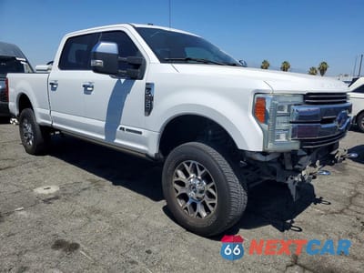 Czwarte zdjęcie samochodu z boku: 2017 FORD F250 SUPER DUTY VIN:1FT7W2BT4HEB93543 - miniatura