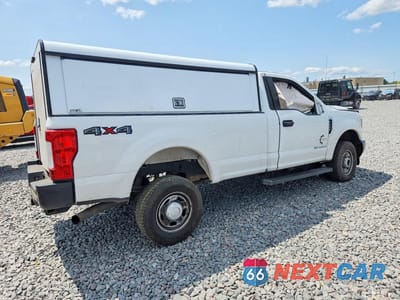 Trzecie zdjęcie samochodu z tyłu: 2019 FORD F250 SUPER DUTY VIN:1FTBF2B63KED15644 - miniatura