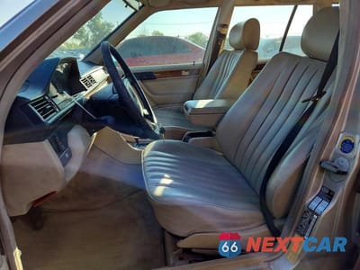 Zdjęcie 7 z 13 samochodu: 1995 MERCEDES-BENZ E 320 VIN:WDBEA92E4SF319352 - miniatura