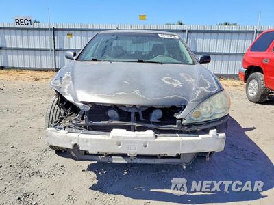 Piąte zdjęcie samochodu w środku: 2005 TOYOTA CAMRY LE VIN:4T1BE32K65U502582 - miniatura