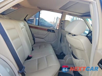 Zdjęcie 10 z 12 samochodu: 1995 MERCEDES-BENZ E 320 BASE VIN:WDBEA32E3SC173248 - miniatura
