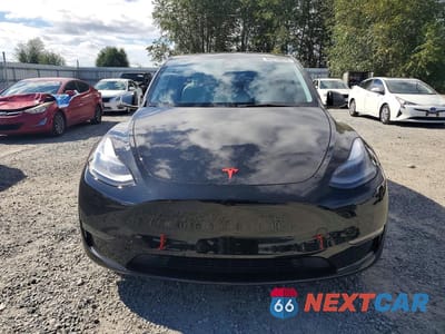 Piąte zdjęcie samochodu w środku: 2021 TESLA MODEL Y VIN:5YJYGDEF2MF270423 - miniatura
