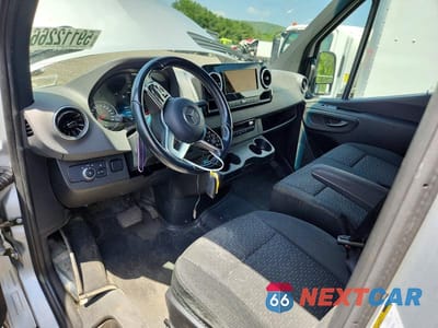 Zdjęcie 8 z 14 samochodu: 2023 MERCEDES-BENZ SPRINTER 3500 VIN:W1Y5NDHY3PT127340 - miniatura