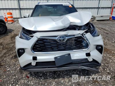 Piąte zdjęcie samochodu w środku: 2025 TOYOTA HIGHLANDER PLATINUM VIN:5TDKDRBH4SS589588 - miniatura