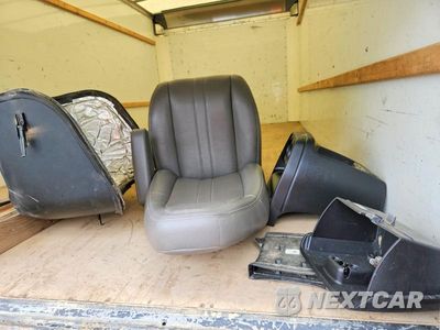 Zdjęcie 12 z 13 samochodu: 2022 GMC SAVANA BOX TRUCK VIN:7GZ37TC79NN010400 - miniatura