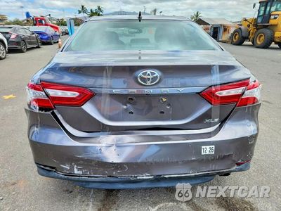 Zdjęcie 6 z 12 samochodu: 2018 TOYOTA CAMRY L VIN:4T1B11HK0JU070556 - miniatura