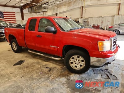 Czwarte zdjęcie samochodu z boku: 2007 GMC NEW SIERRA K1500 VIN:1GTEK19J37Z591867 - miniatura
