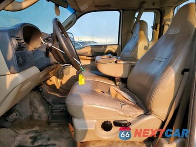 Zdjęcie 7 z 12 samochodu: 2005 FORD F250 SUPER DUTY VIN:1FTSX21515EC76658 - miniatura