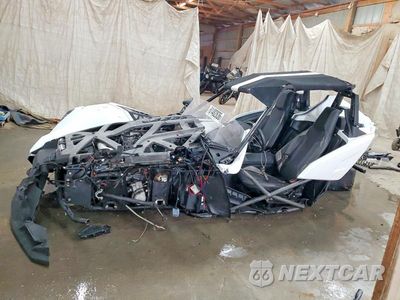 Trzecie zdjęcie samochodu z tyłu: 2019 POLARIS SLINGSHOT SL VIN:57XAAPFA2K8132666 - miniatura