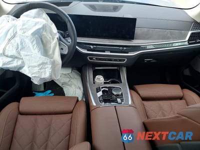 Zdjęcie 8 z 12 samochodu: 2026 BMW X7 XDRIVE40I VIN:5UX23EM04T9186860 - miniatura