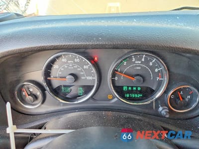 Zdjęcie 9 z 14 samochodu: 2015 JEEP WRANGLER SPORT VIN:1C4AJWAG0FL724231 - miniatura