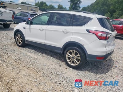 Drugie zdjęcie samochodu z przodu: 2018 FORD ESCAPE SE VIN:1FMCU9GD1JUC20378 - miniatura