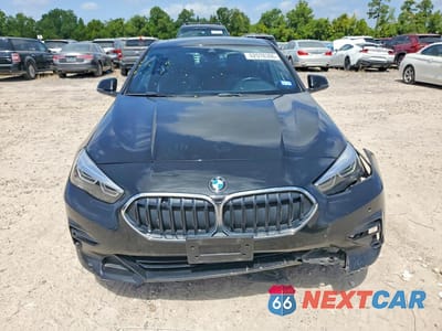 Piąte zdjęcie samochodu w środku: 2024 BMW 228XI VIN:WBA73AK06R7N47607 - miniatura
